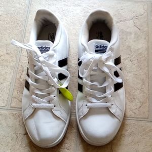 Women Adidas Cloudfoam Size 9